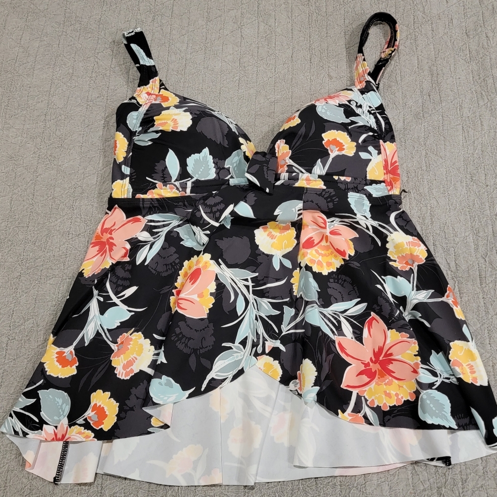 Torrid tankini swim top